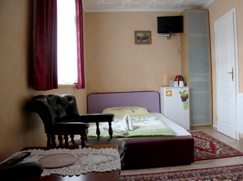 Villa Anastazis - Penzion Eden Karlsbad Eksteriør billede