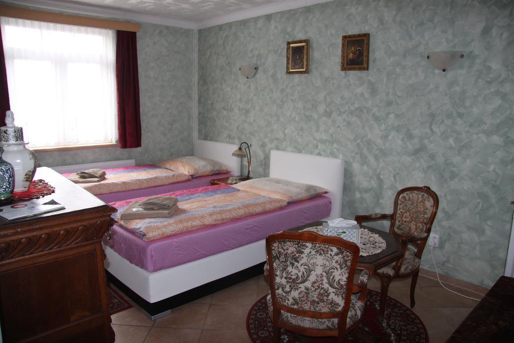 Villa Anastazis - Penzion Eden Karlsbad Eksteriør billede